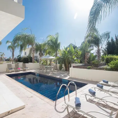 Hara Nissi Villas