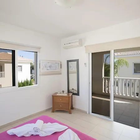 Hara Nissi Villas * Agia Napa