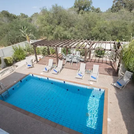 Willa Hara Nissi Villas