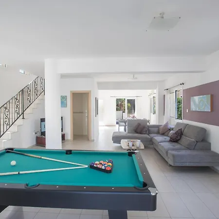 Willa Hara Nissi Villas