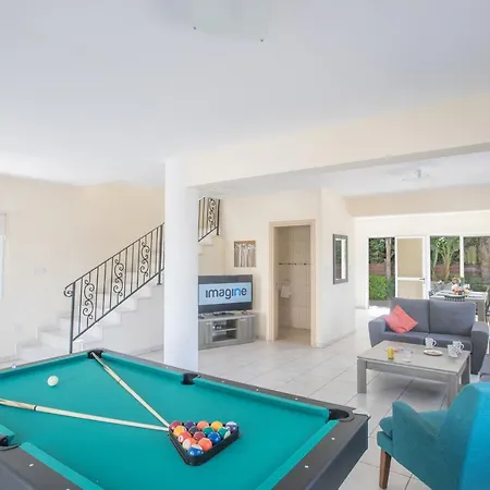Willa Hara Nissi Villas